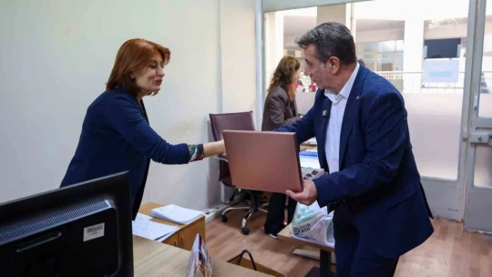 Başkan Yetişkin, çalışma arkadaşlarının yeni yılını kutladı