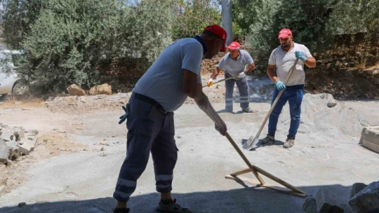Başkan Yetişkin'den Efeler'e 65 milyonluk yol yatırımı