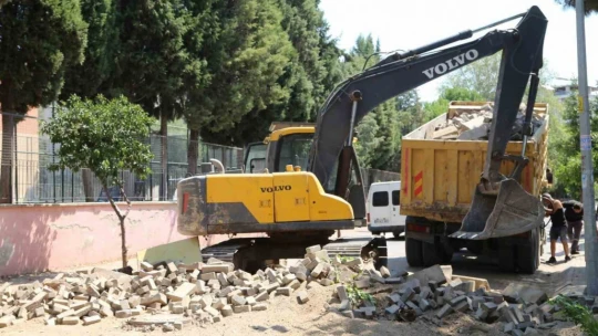 Başkan Yetişkin'den Efeler'e 65 milyonluk yol yatırımı