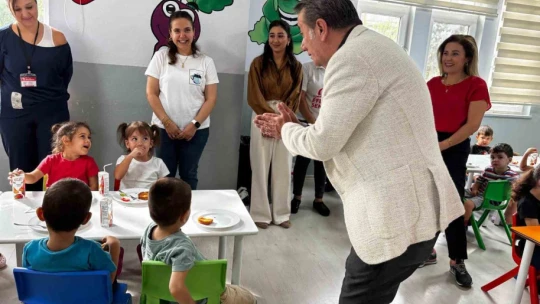 Başkan Yetişkin Efeler'in minikleriyle buluştu