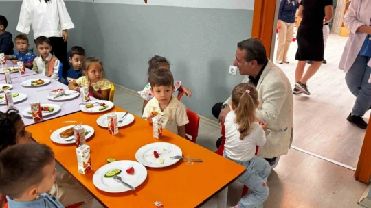 Başkan Yetişkin Efeler'in minikleriyle buluştu