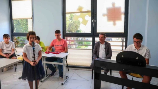 Başkan Yetişkin, Efeler'in özel çocuklarıyla Zafer Bayramı'nı kutladı