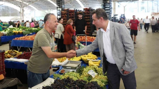 Başkan Yetişkin esnaf ve vatandaşlarla bir araya geldi