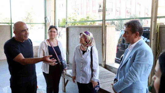 Başkan Yetişkin Fatih Mahallesi'nde incelemelerde bulundu