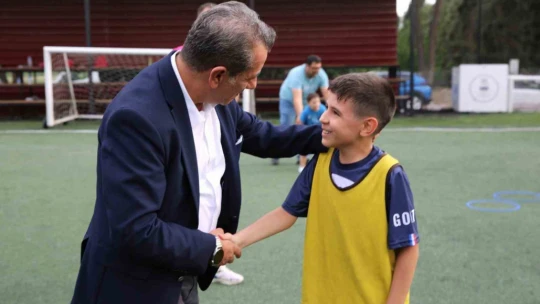 Başkan Yetişkin geleceğin futbolcularıyla buluştu