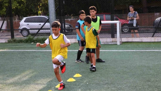 Başkan Yetişkin geleceğin futbolcularıyla buluştu
