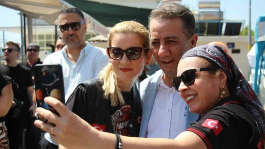 Başkan Yetişkin'in Kocaarap Zeybeği performansı beğeni topladı
