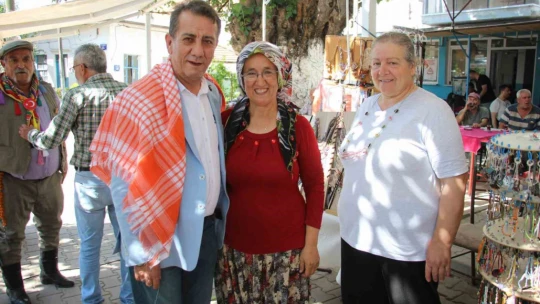 Başkan Yetişkin'in Kocaarap Zeybeği performansı beğeni topladı