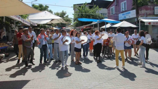 Başkan Yetişkin'in Kocaarap Zeybeği performansı beğeni topladı