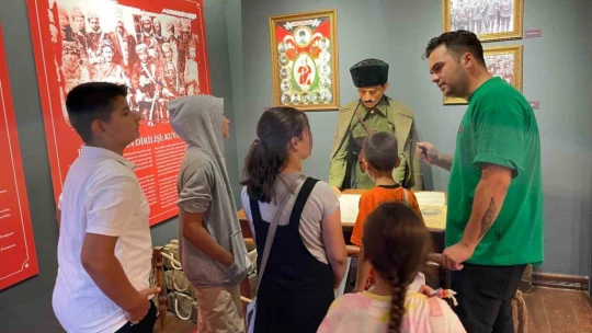 Başkan Yetişkin Kuvayi Milliye Anı Evi'nde çocuklarla buluştu