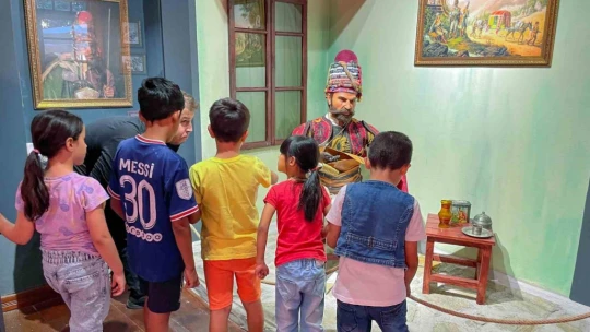 Başkan Yetişkin Kuvayi Milliye Anı Evi'nde çocuklarla buluştu