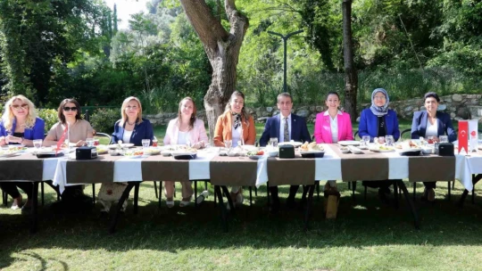 Başkan Yetişkin mahalle muhtarlarını ağırladı