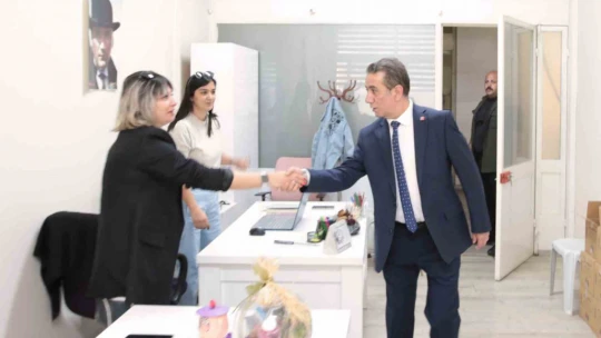 Başkan Yetişkin mesaiye personeli ile bayramlaşarak başladı