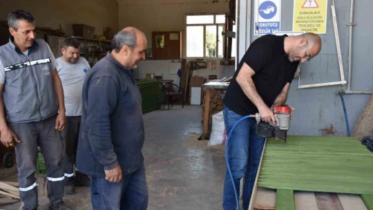 Başkan Zencirci: 'Park ve bahçe çitlerini özkaynaklarımızla üretiyoruz'