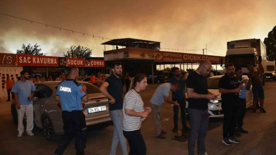 Başkan Zencirci'den yangın bölgelerinde gece mesaisi