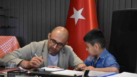 Başkan Zencirci, koltuğu miniklere devretti