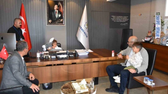 Başkan Zencirci, koltuğu miniklere devretti