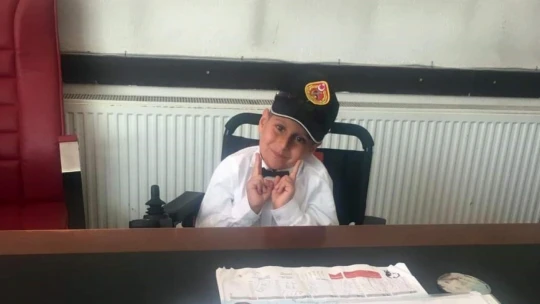 Başkan Zencirci koltuğunu çocuklara devretti