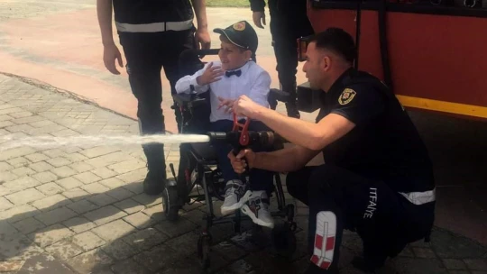 Başkan Zencirci koltuğunu çocuklara devretti