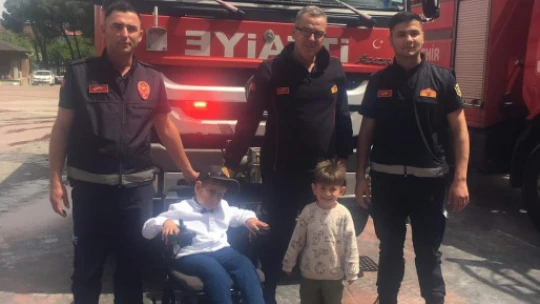 Başkan Zencirci koltuğunu çocuklara devretti