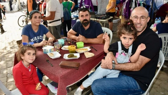 Başkan Zencirci, Selatin Organik Köy Pazarı'nda vatandaşlarla buluştu