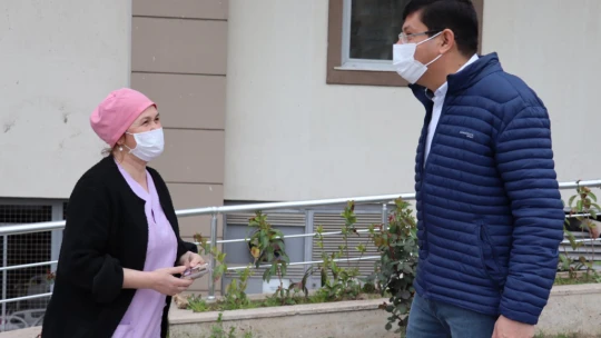 Başkan Özcan, sağlık çalışanlarını unutmadı