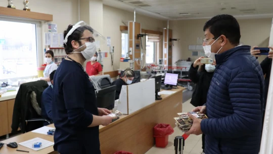 Başkan Özcan, sağlık çalışanlarını unutmadı