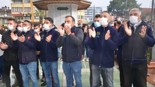 Başkan Özcan'a personelinden pankartlı 'maaş' teşekkürü
