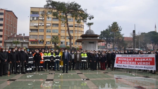 Başkan Özcan'a personelinden pankartlı 'maaş' teşekkürü