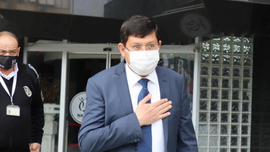 Başkan Özcan'a personelinden pankartlı 'maaş' teşekkürü