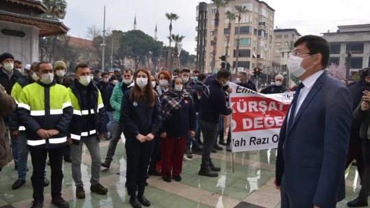 Başkan Özcan'a personelinden pankartlı 'maaş' teşekkürü