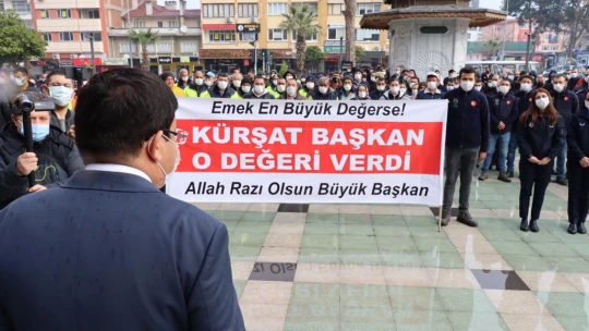 Başkan Özcan'a personelinden pankartlı 'maaş' teşekkürü
