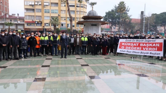 Başkan Özcan'a personelinden pankartlı 'maaş' teşekkürü