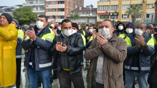 Başkan Özcan'a personelinden pankartlı 'maaş' teşekkürü