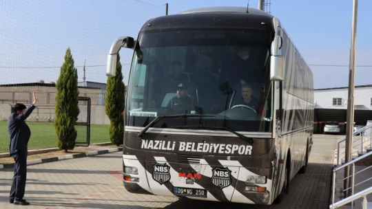 Aydın'a yeni yılın ilk leyleği geldi