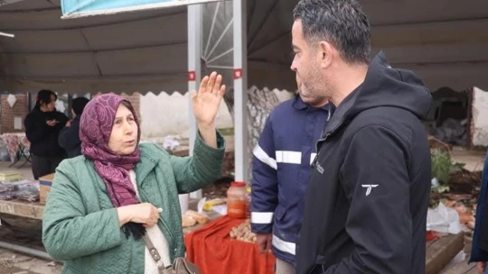 Başkanı Arıcı, Köylü ve Üretici Pazarı'nda vatandaşlarla buluştu