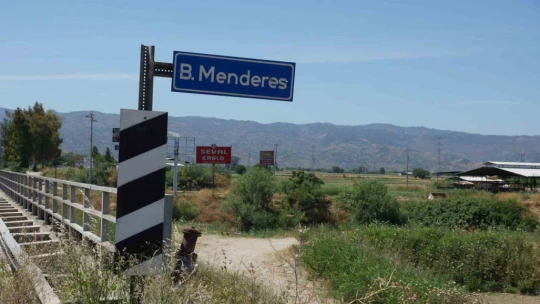 Batı Anadolu'nun en büyük nehri suya hasret kaldı