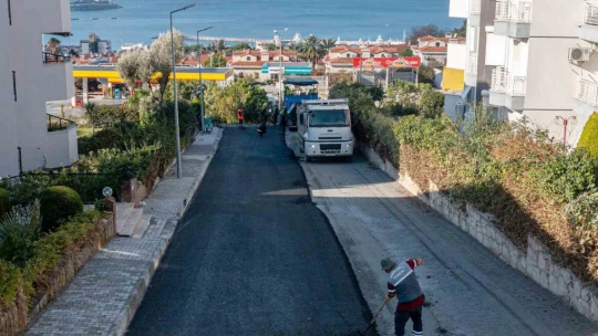 Bayraklıdede Mahallesi'nde yeni yollar yapılıyor