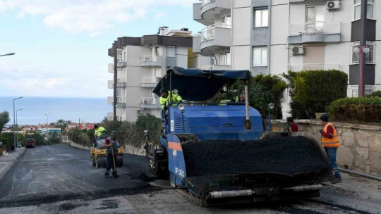 Bayraklıdede Mahallesi'nde yeni yollar yapılıyor