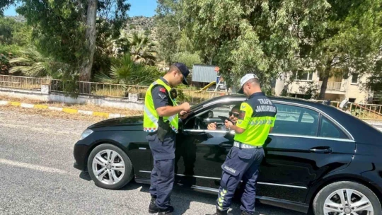Bayram tatili dönüşü başladı, jandarma denetimleri sıklaştırdı
