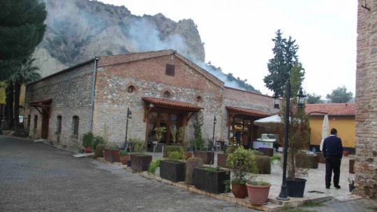 Bir asırdır ayakta