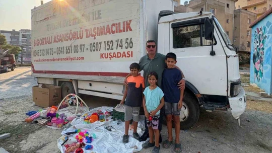 Bisiklet parası kazanmak için tezgah açan çocuklar, hayallerine erken kavuştu