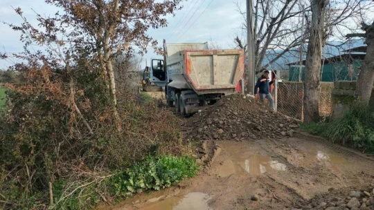 Bozdoğan Belediyesi arazi yollarında düzenleme çalışmalarını sürdürüyor