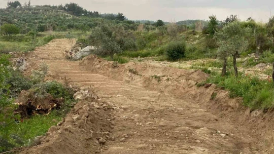 Bozdoğan Belediyesi'nden arazi yollarında yoğun mesai