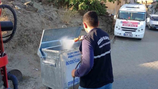 Bozdoğan Belediyesi'nden çöp konteyneri temizliği çalışmaları devam ediyor