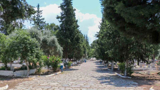 Bozdoğan Belediyesi'nden mezarlıklara bakım