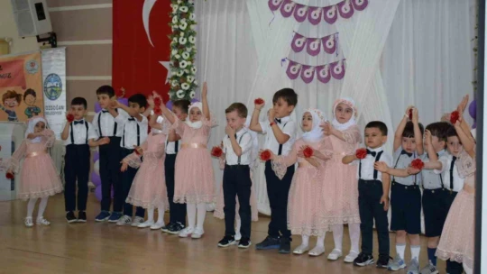 Bozdoğan'da 4-6 yaş Kur'an Kursu öğrencilerinden yıl sonu etkinliği