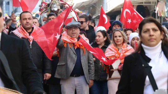 Bozdoğan'da Deve Güreşi Fesivali öncesi renkli kortej