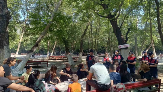 Bozdoğan'da jandarma ekiplerinden bilgilendirici devriye