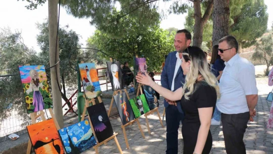 Bozdoğan'da minik ressamlar hünerlerini sergiledi